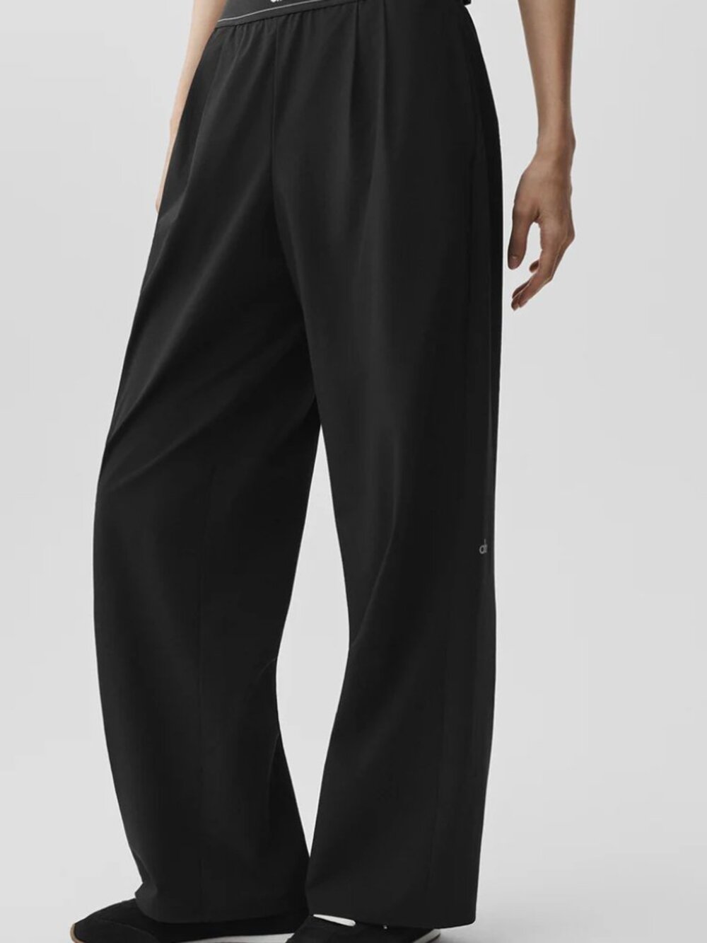 NWT ALO Yoga Black Straight Leg Loose Fit Pants😉(30" Inseam) 💗Elevated Basics - Picture 7 of 8